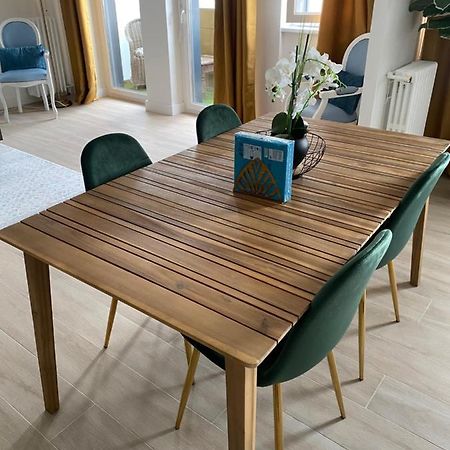 Grand Appartement Courbevoie Paris Exteriör bild