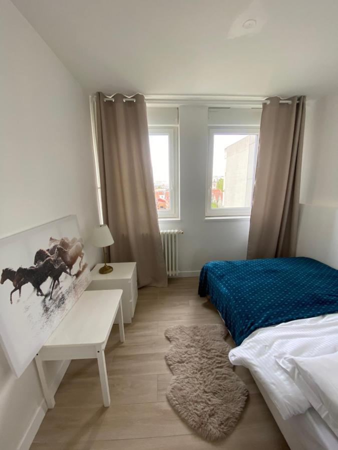 Grand Appartement Courbevoie Paris Exteriör bild