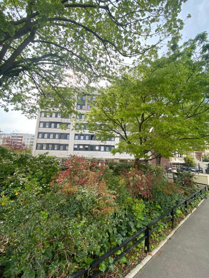 Grand Appartement Courbevoie Paris Exteriör bild
