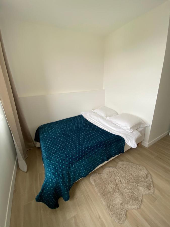 Grand Appartement Courbevoie Paris Exteriör bild