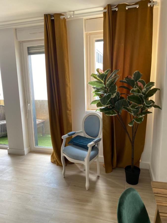 Grand Appartement Courbevoie Paris Exteriör bild