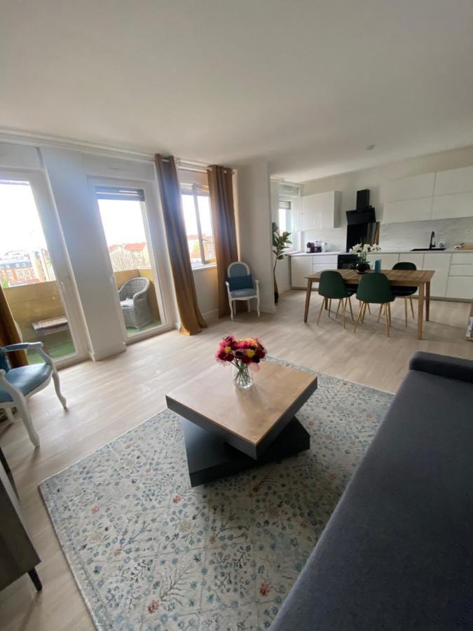 Grand Appartement Courbevoie Paris Exteriör bild